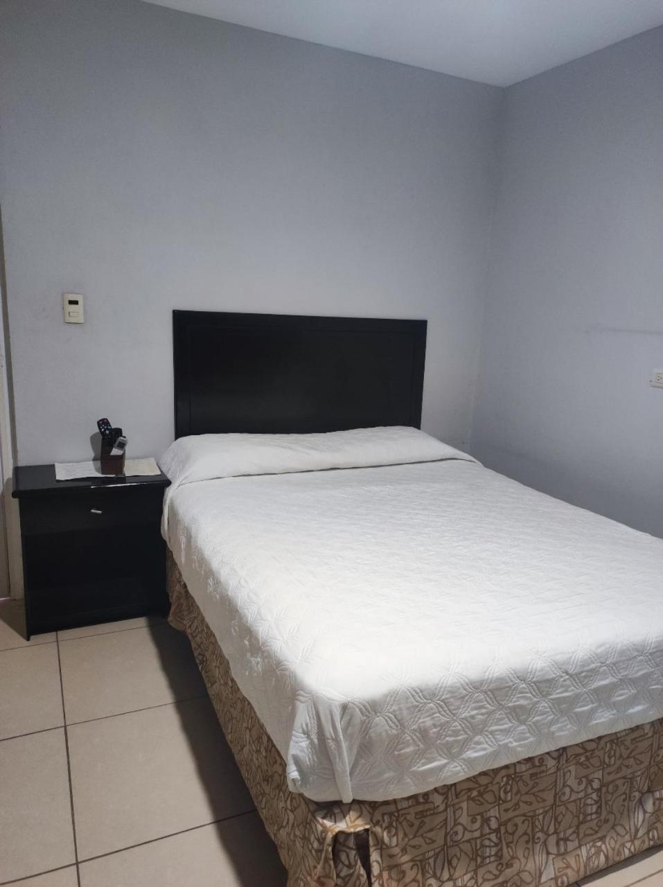 Hgen Rooms & Suites Los Mochis Exterior photo