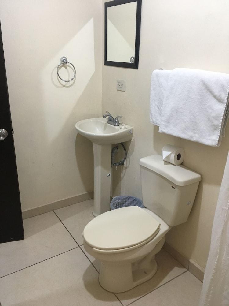 Hgen Rooms & Suites Los Mochis Exterior photo