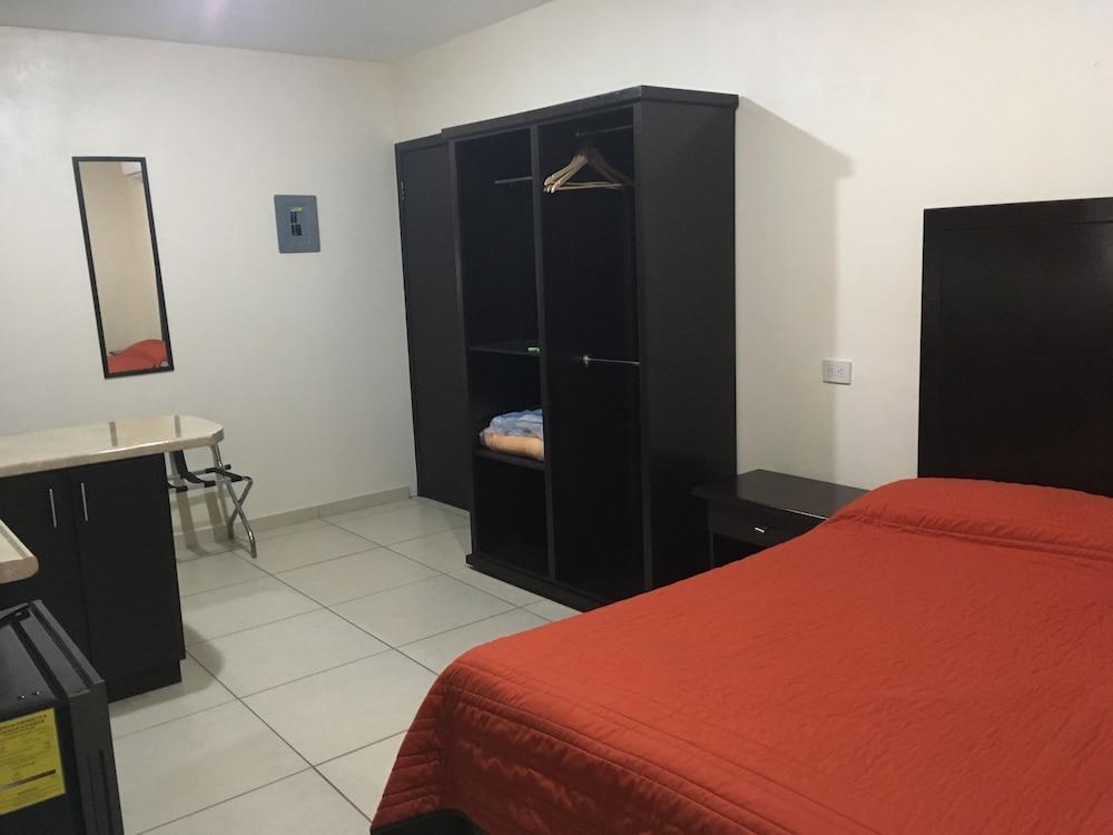 Hgen Rooms & Suites Los Mochis Exterior photo